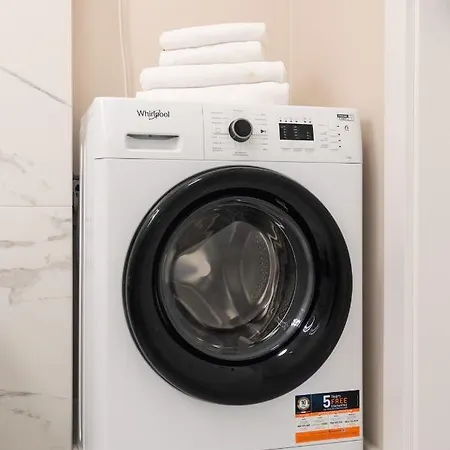 East Side Of 103 By Bookinghost Apartmán